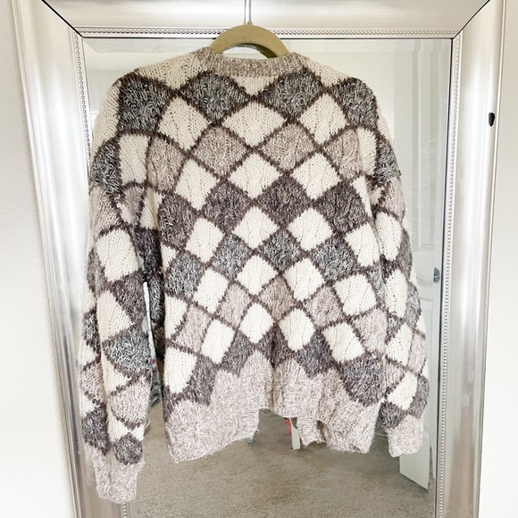 Vintage Luxury Sweater - Picture 8 of 8